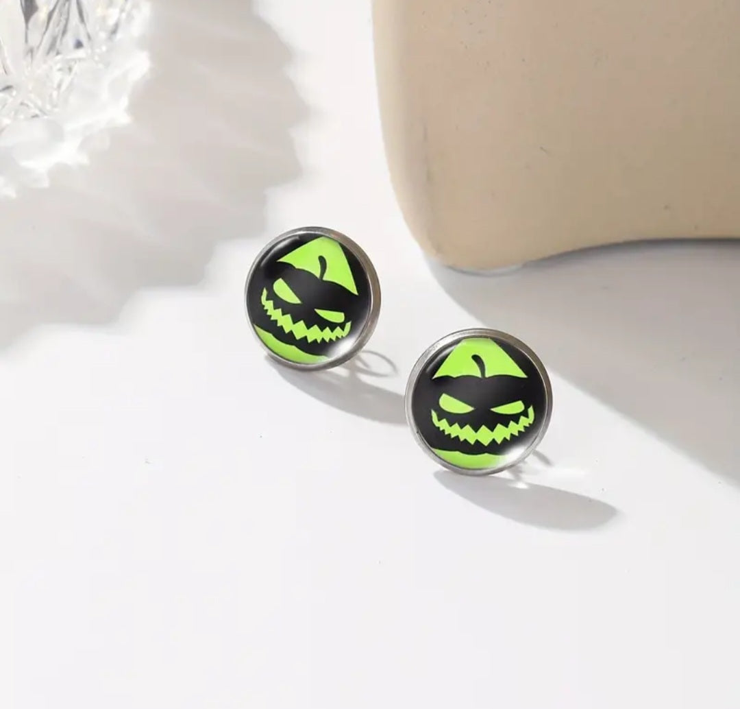 Halloween stud earrings
