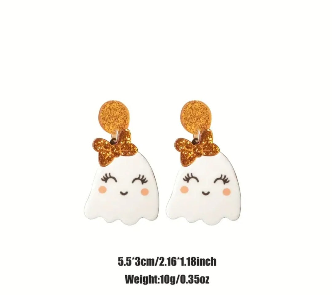 Cutesy ghost girl earrings