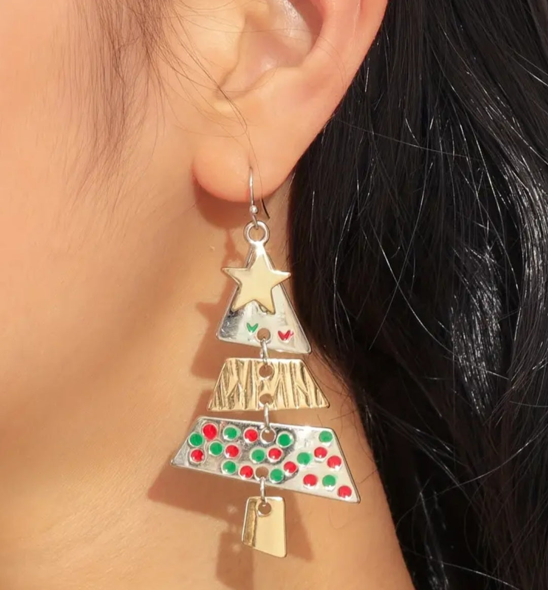 Metal christmas tree earrings