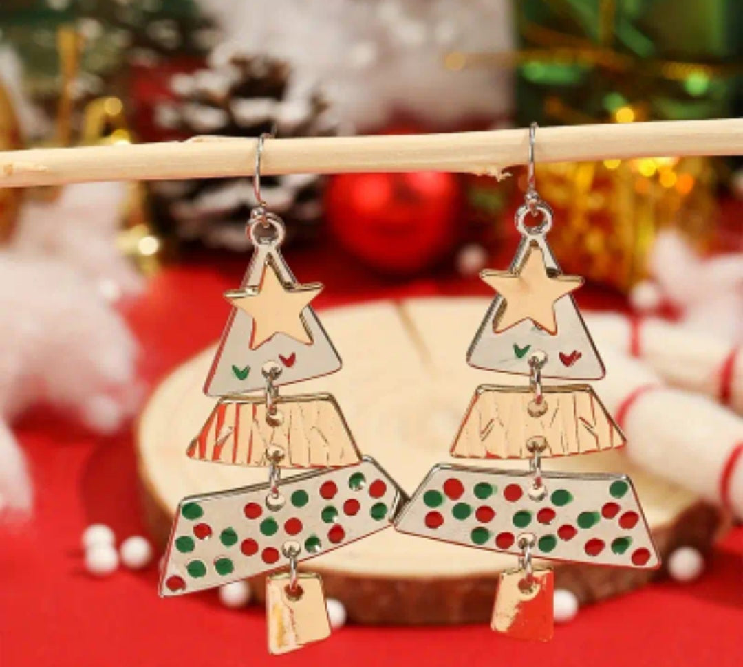 Metal christmas tree earrings