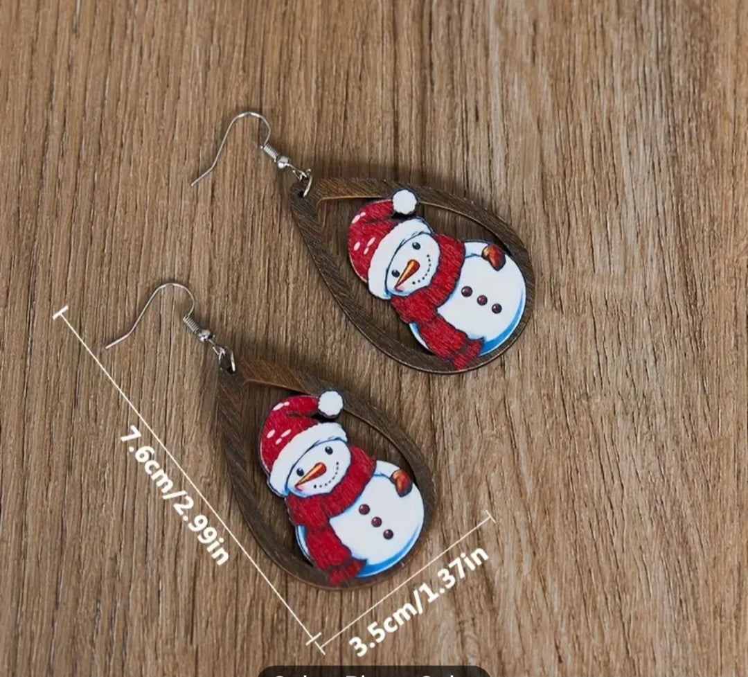 Hollow droplet wooden snowman earrings