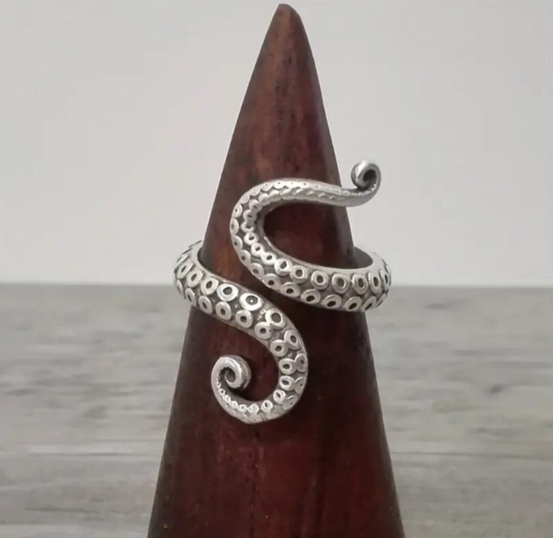 Metal Under the sea octopus adjustable ring